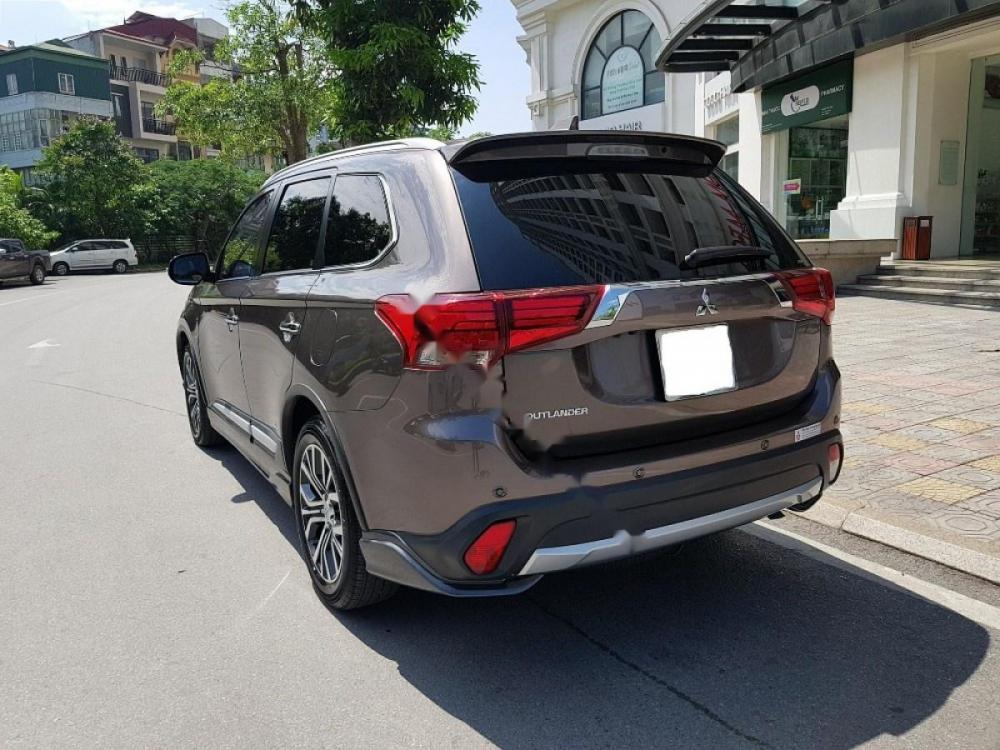 Mitsubishi Outlander 2.4L 2018 - Bán Mitsubishi Outlander 2.4L 2018, màu nâu