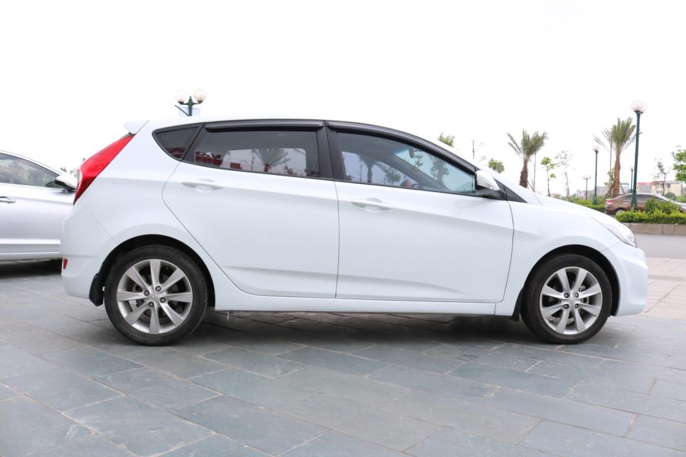 Hyundai Accent 1.4AT 2015 - Bán ô tô Hyundai Accent 1.4AT sản xuất năm 2015, màu trắng, nhập khẩu nguyên chiếc