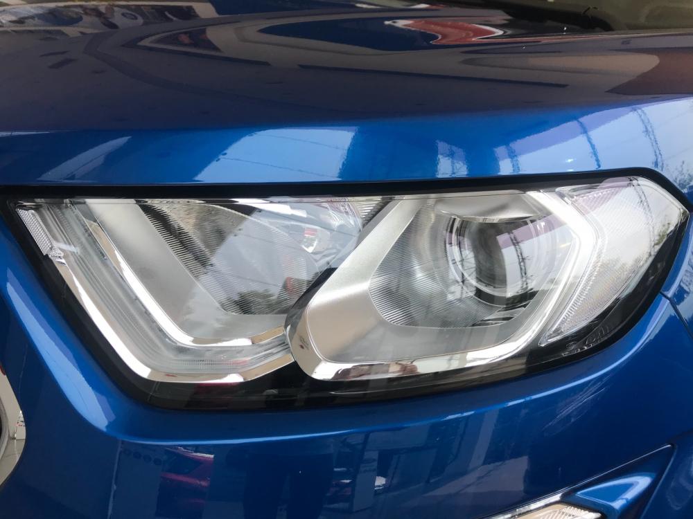 Ford EcoSport Titanium 2018 - Cần bán Ford EcoSport Titanium năm sản xuất 2018, màu xanh lam, giá chỉ 569 triệu