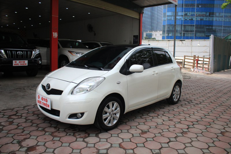 Toyota Yaris 1.3 AT 2009 - Cần bán Toyota Yaris 1.3 AT sản xuất năm 2009, màu trắng, nhập khẩu chính chủ