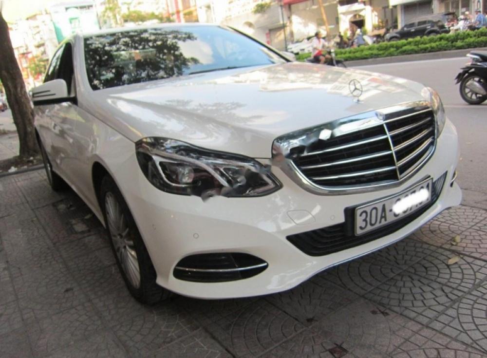 Mercedes-Benz E class E200 2015 - Bán Mercedes E200 sản xuất 2015, màu trắng