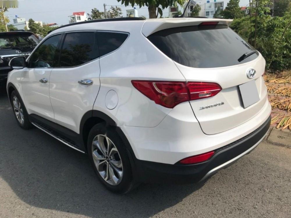 Hyundai Santa Fe 2015 - Cần bán gấp Hyundai Santa Fe đời 2015, màu trắng giá cạnh tranh