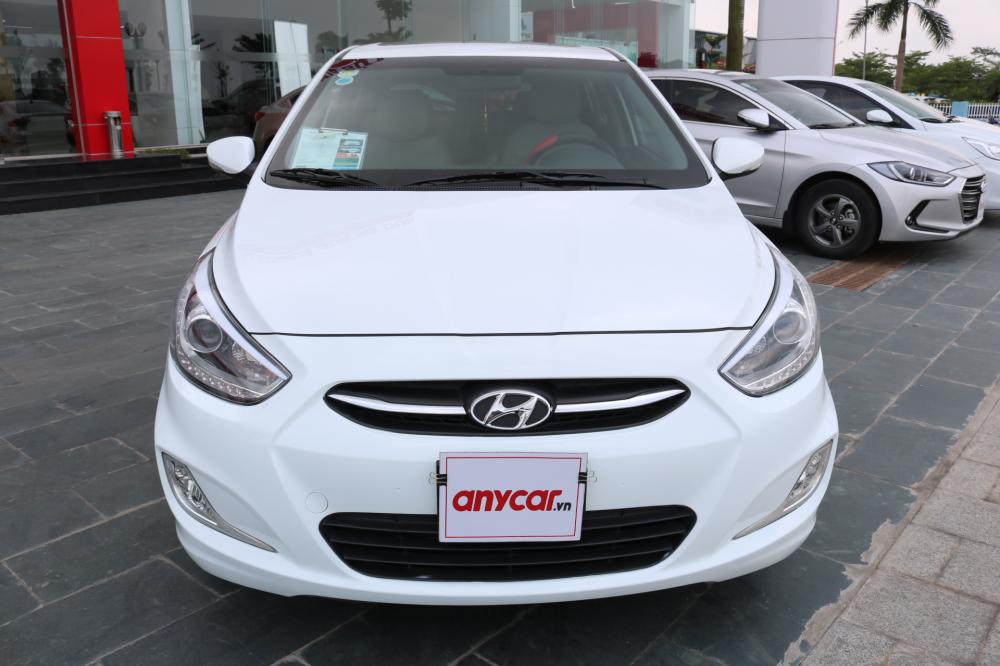 Hyundai Accent 1.4AT 2015 - Bán ô tô Hyundai Accent 1.4AT sản xuất năm 2015, màu trắng, nhập khẩu nguyên chiếc