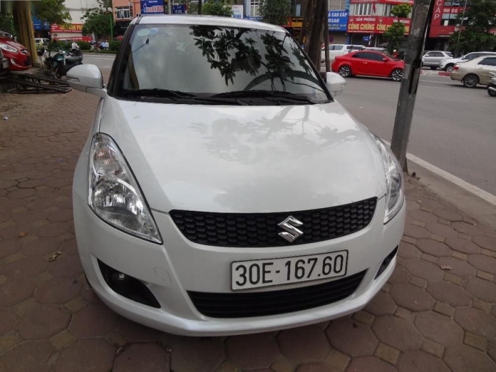 Suzuki Swift 2016 - Bán Suzuki Swift đời 2016, màu trắng  