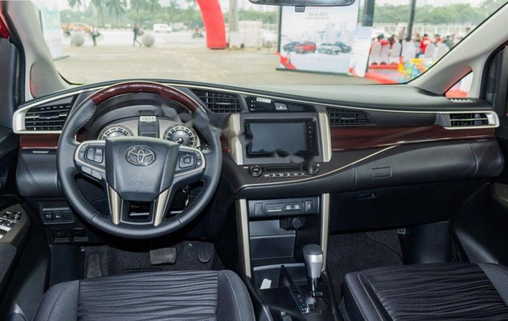 Toyota Innova 2.0 Venturer 2018 - Bán ô tô Toyota Innova 2.0 Venturer 2018, màu đỏ, giá 830tr