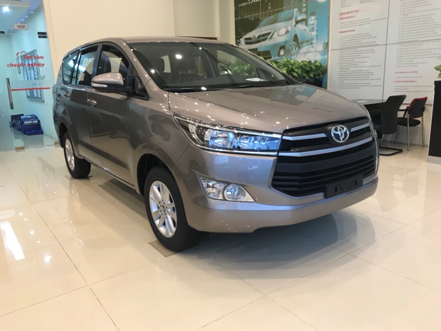 Toyota Innova 2.0E 2018 - Toyota Innova 2.0E 2018 - Đồng ánh kim - Hỗ trợ trả góp 90%, bảo hành chính hãng 3 năm/ Hotline: 0898.16.8118