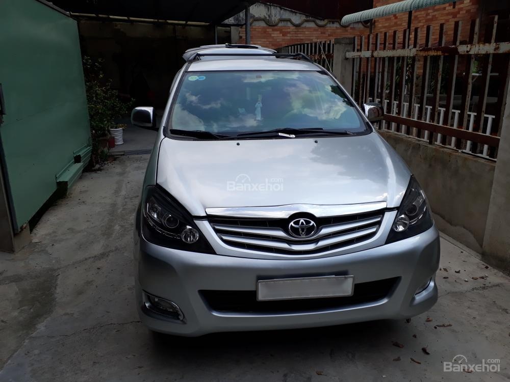 Toyota Innova G 2009 - Cần bán Toyota Innova G 2009, màu bạc xe gia đình, 390 triệu