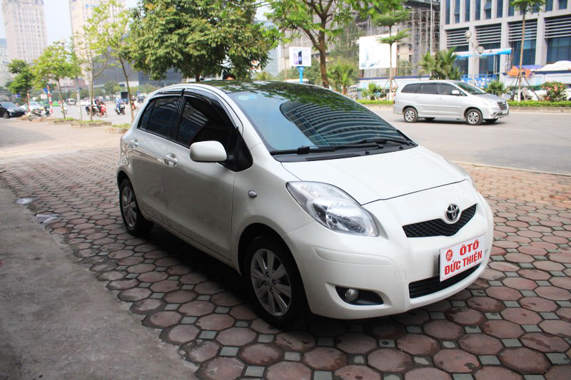 Toyota Yaris 1.3 AT 2009 - Cần bán Toyota Yaris 1.3 AT sản xuất năm 2009, màu trắng, nhập khẩu chính chủ