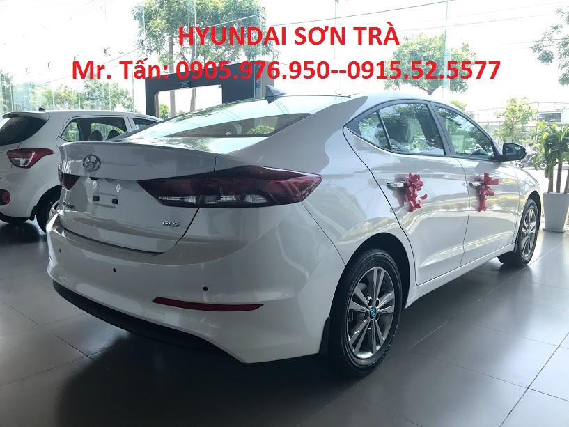 Hyundai Elantra 1.6MT 2018 - Hyundai Sơn Trà Cần bán Hyundai Elantra sản xuất năm 2018 1.6MT, màu trắng giá cạnh tranh Đà Nẵng