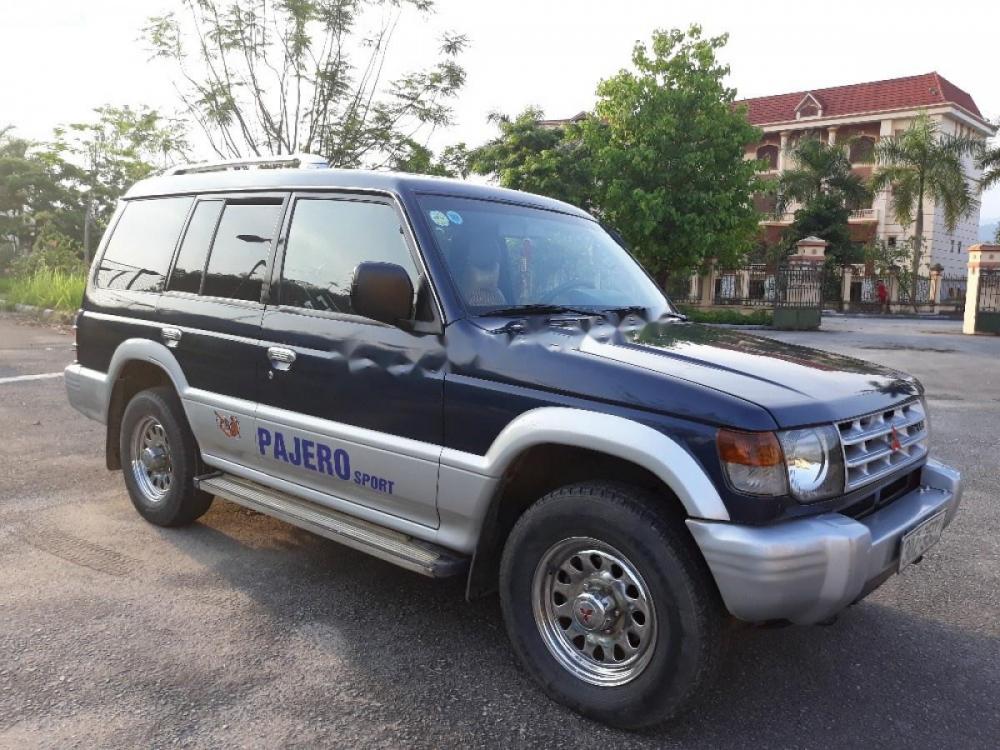 Mitsubishi Pajero 2004 - Bán Mitsubishi Pajero đời 2004, màu xanh lam, nhập khẩu  