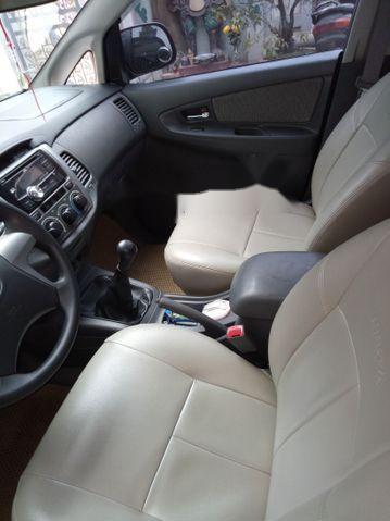 Toyota Innova 2013 - Cần bán Toyota Innova sản xuất 2013, màu bạc ít sử dụng