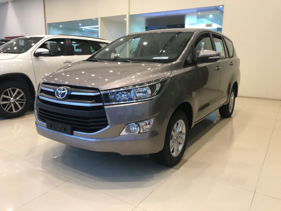 Toyota Innova 2.0E 2018 - Toyota Innova 2.0E 2018 - Đồng ánh kim - Hỗ trợ trả góp 90%, bảo hành chính hãng 3 năm/ Hotline: 0898.16.8118