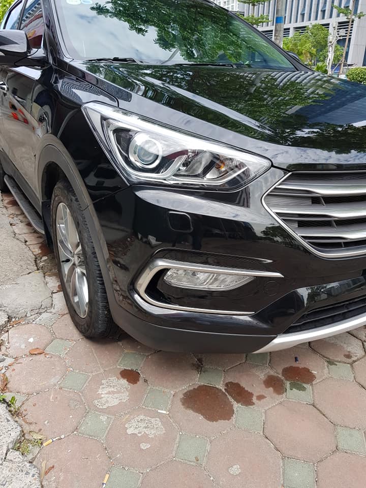 Hyundai Santa Fe 2.2L 2016 - Bán Hyundai Santa Fe 2.2L năm 2016, màu đen, biển thành phố rất mới