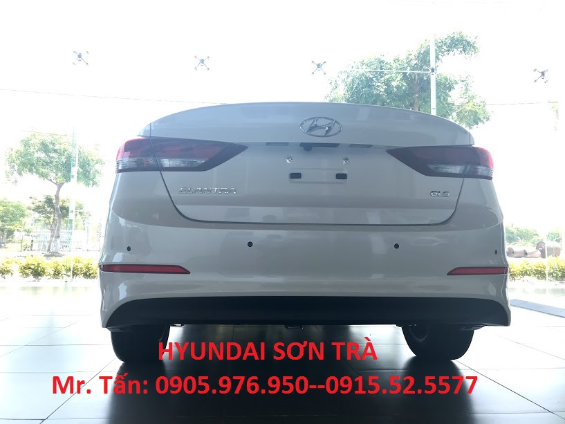 Hyundai Elantra 1.6MT 2018 - Hyundai Sơn Trà Cần bán Hyundai Elantra sản xuất năm 2018 1.6MT, màu trắng giá cạnh tranh Đà Nẵng