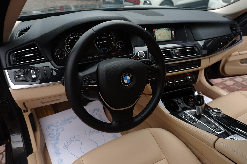 BMW 5 Series 520I 2016 - Cần bán BMW 5 Series 520I đời 2016, màu nâu, nhập khẩu