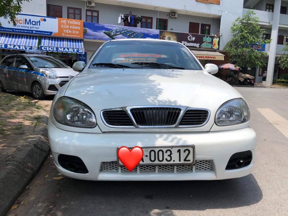 Daewoo Lanos 2003 - Cần bán xe Daewoo Lanos sản xuất 2003 màu trắng, giá tốt