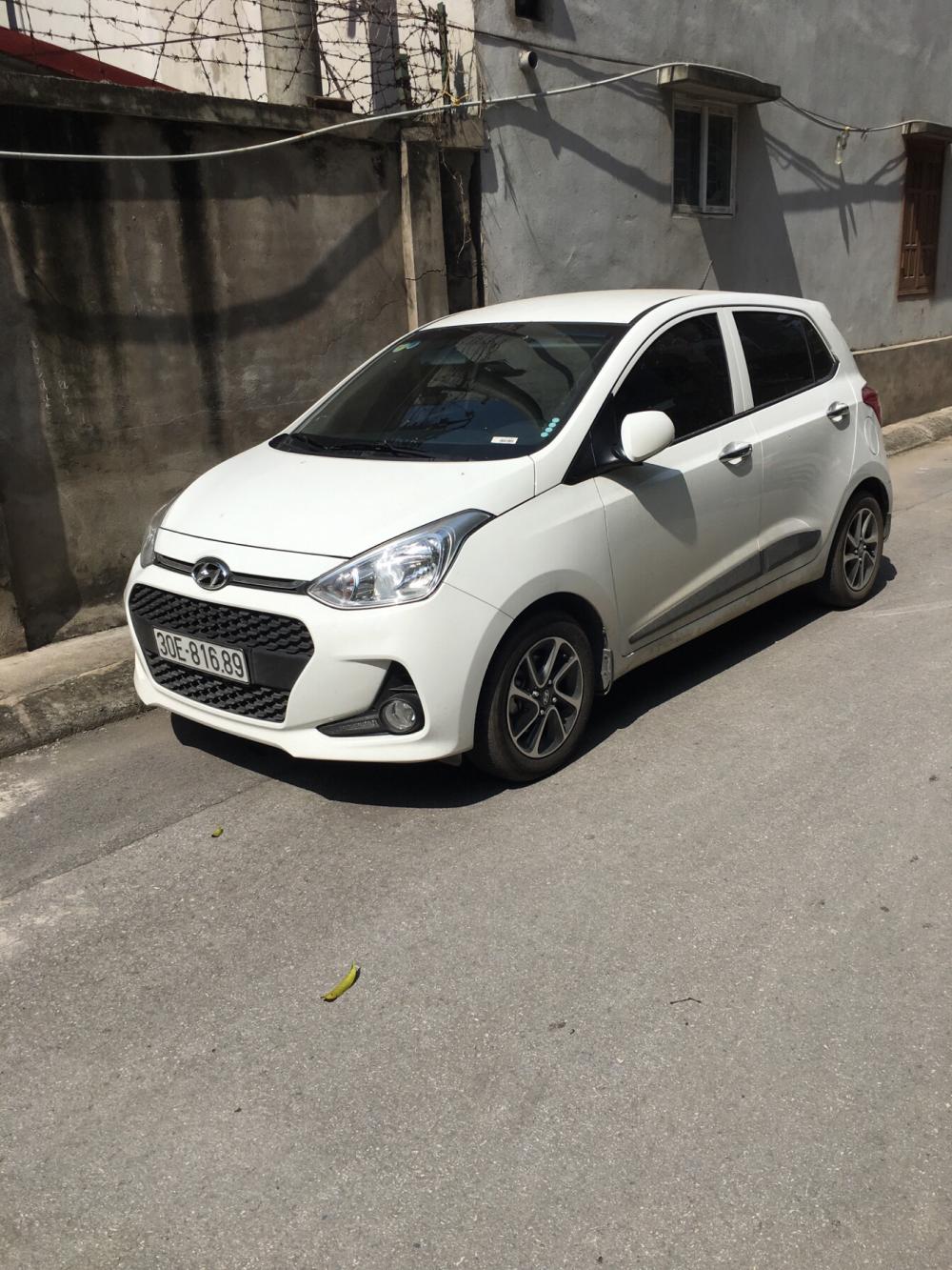 Hyundai Grand i10   2017 - Bán Hyundai Grand i10 năm 2017, màu trắng số sàn