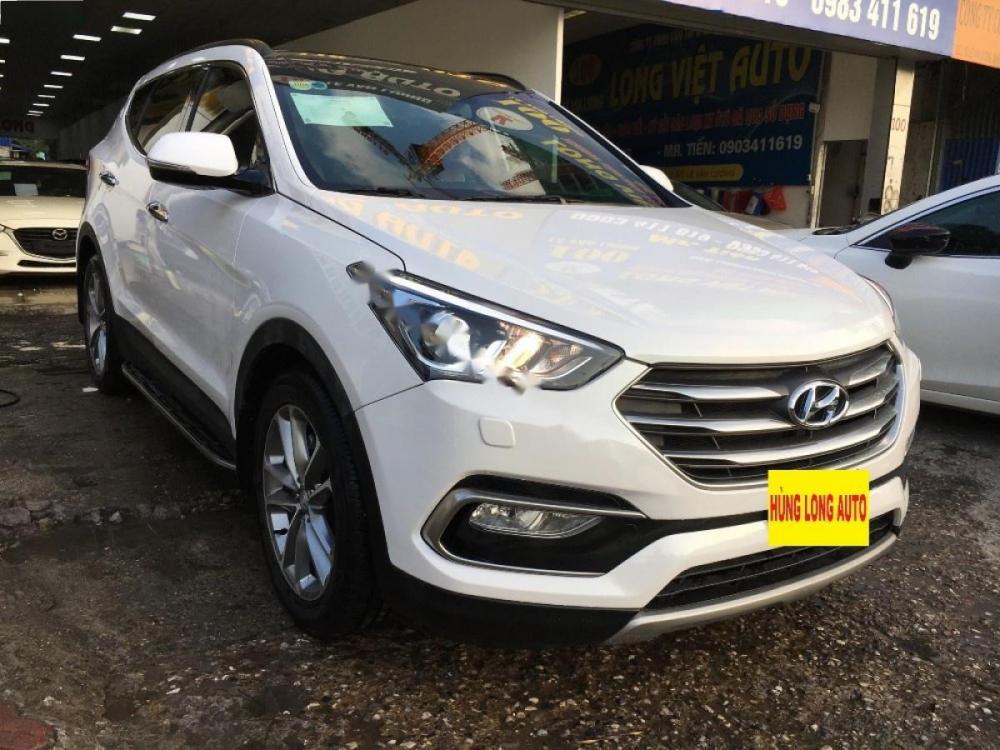 Hyundai Santa Fe 2.2 CRDi 4WD 2018 - Bán xe Hyundai Santa Fe 2.2 CRDi 4WD năm 2018, màu trắng