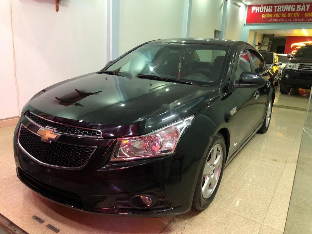 Chevrolet Cruze 2010 - Bán ô tô Chevrolet Cruze năm 2010, màu đen, giá 310tr