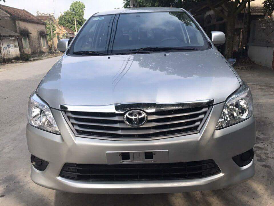 Toyota Innova 2013 - Cần bán xe Toyota Innova đời 2013, màu bạc 520 triệu