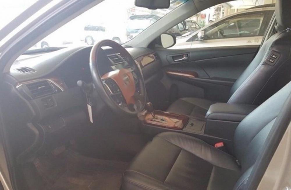 Toyota Camry 2.5Q 2013 - Bán ô tô Toyota Camry 2.5Q sản xuất 2013, màu nâu vàng