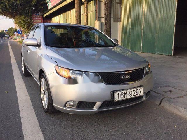 Kia Forte SLi 2009 - Bán xe Kia Forte SLi đời 2009, màu bạc, giá 370tr