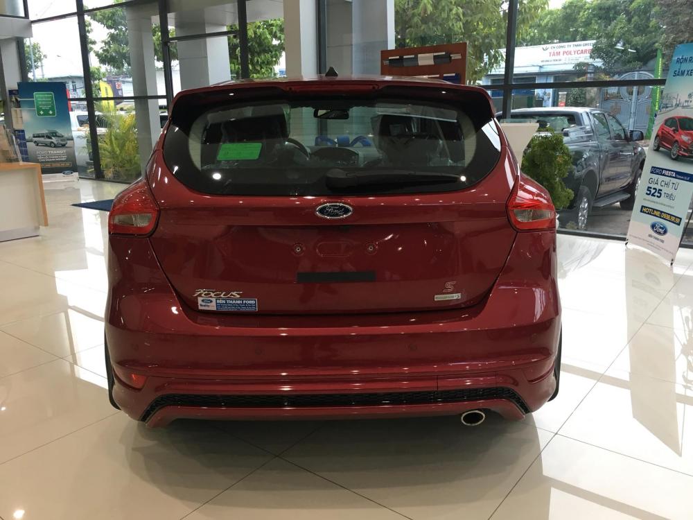 Ford Focus Sport 2018 - Bán xe Ford Focus Sport 5 cửa 2018 - Tặng phụ kiện - vay trả góp đến 80% - giao xe tận nơi - LH 0901.345.579