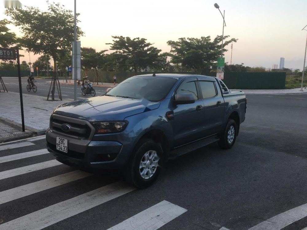 Ford Ranger XLS 2.2 AT  2017 - Bán Ford Ranger XLS 2.2 AT năm 2017, màu xanh lam, nhập khẩu