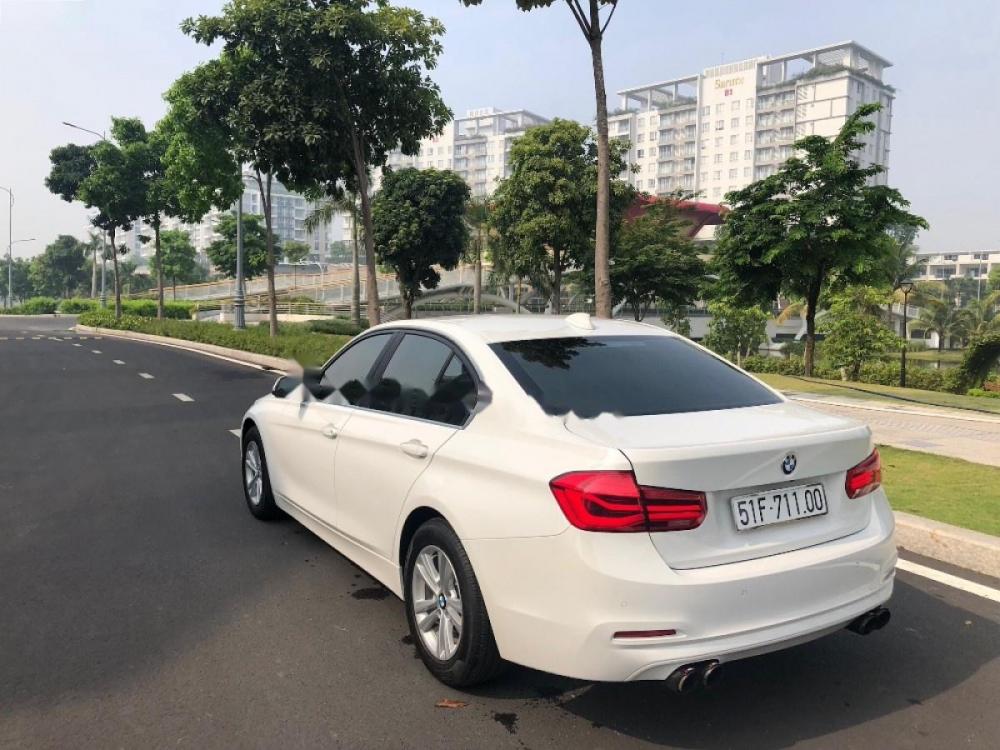 BMW 3 Series 320i 2016 - Bán xe BMW 3 Series 320i đời 2016, màu trắng, xe nhập