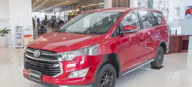 Toyota Innova   Venturer 2018 - Cần bán Toyota Innova Venturer đời 2018, màu đỏ