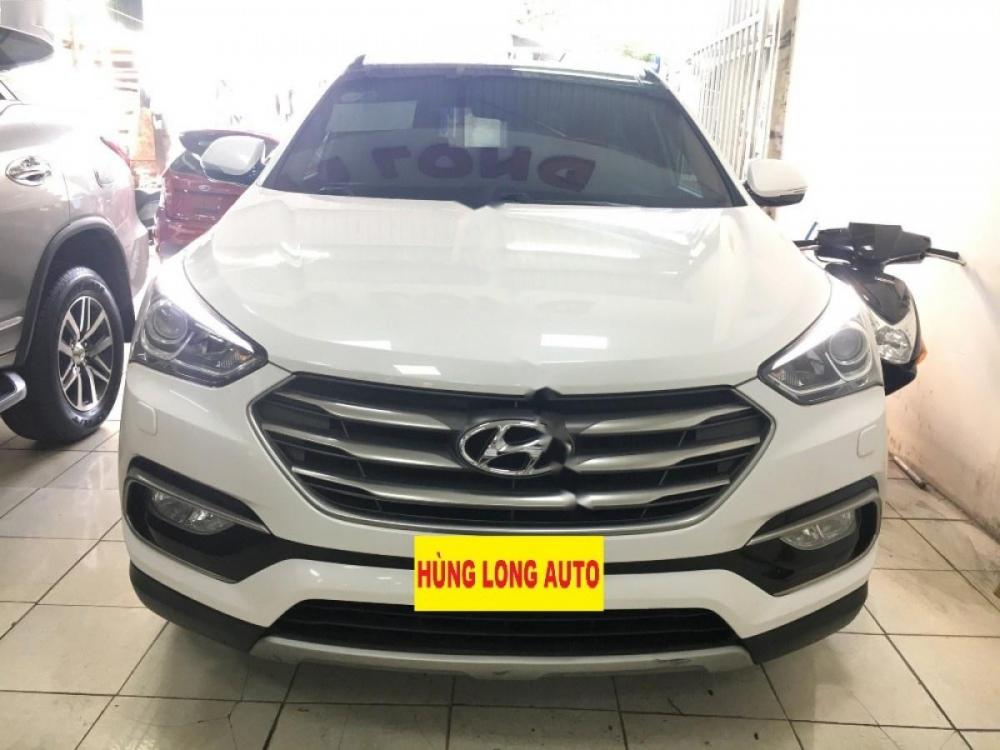 Hyundai Santa Fe 2.2 CRDi 4WD 2017 - Bán xe Hyundai Santa Fe 2.2 CRDi 4WD đời 2017, màu trắng