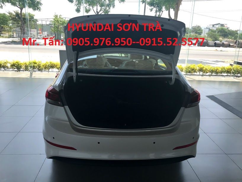 Hyundai Elantra 2018 - Hyundai Sơn Trà cần bán Hyundai Elantra 2018 số sàn chạy dịch vụ Grap, màu trắng, nhập khẩu nguyên chiếc