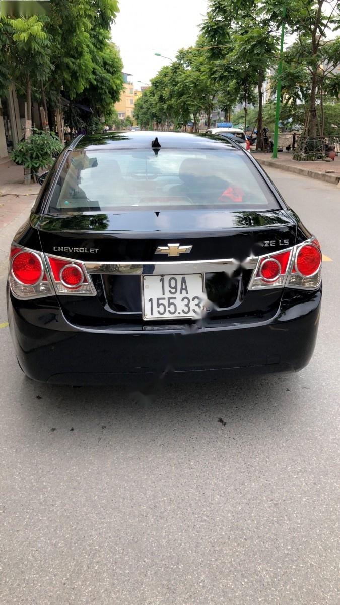 Chevrolet Cruze 1.6MT 2011 - Bán Chevrolet Cruze 1.6MT đời 2011, màu đen