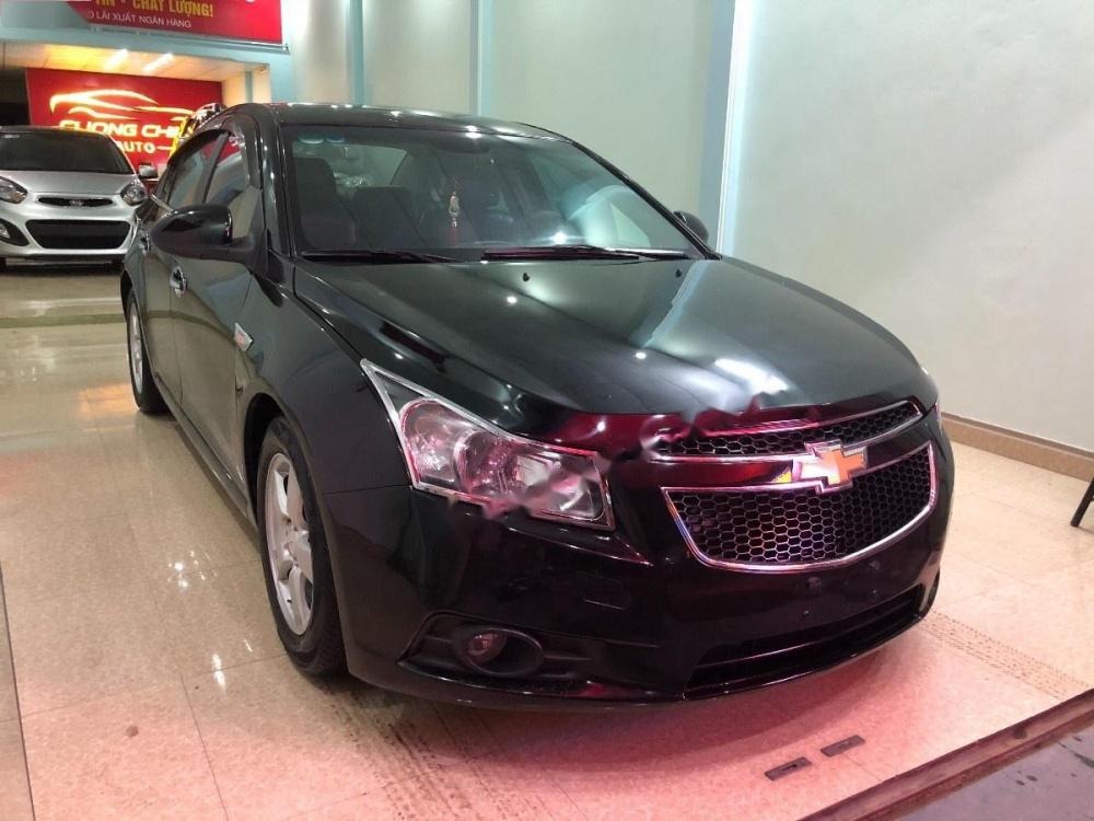 Chevrolet Cruze 2010 - Bán ô tô Chevrolet Cruze năm 2010, màu đen, giá 310tr