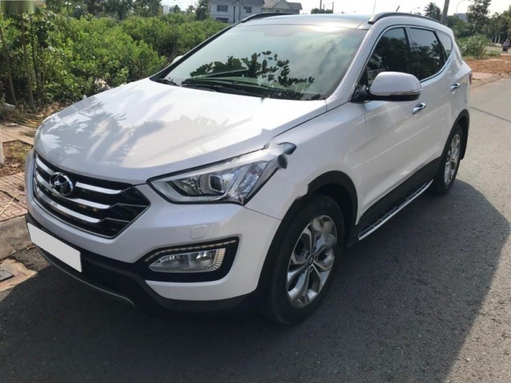 Hyundai Santa Fe 2015 - Cần bán gấp Hyundai Santa Fe đời 2015, màu trắng giá cạnh tranh