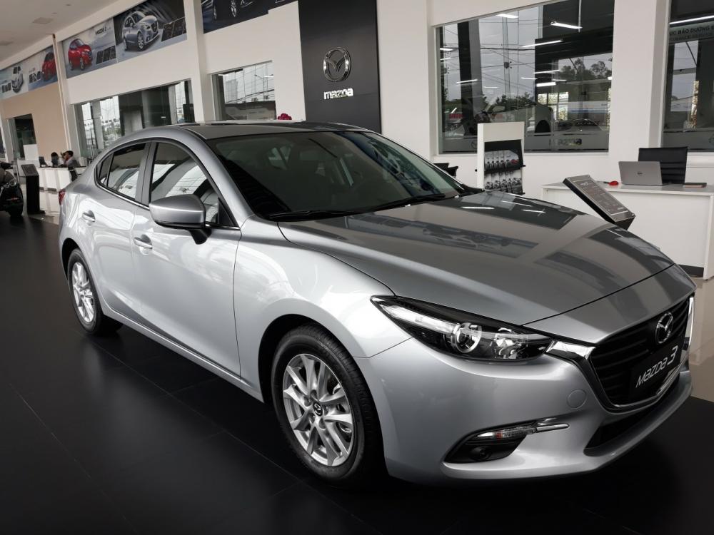 Mazda 3   2018 - Bán Mazda 3 màu bạc, sedan cốp riêng, trả trước 178 triệu, giao xe tận nhà, nhanh chóng, tin cây. Gọi ngay 0932326725