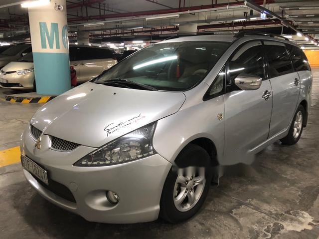 Mitsubishi Grandis 2008 - Bán Mitsubishi Grandis đời 2008, màu bạc còn mới, 450 triệu