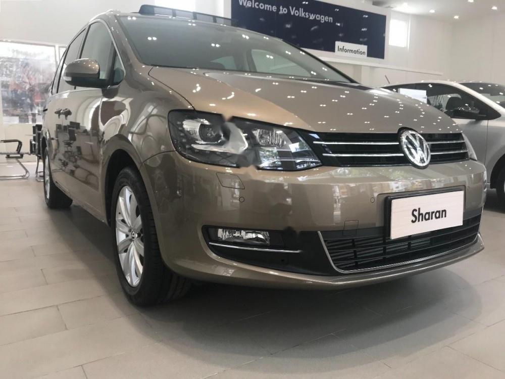 Volkswagen Sharan 2.0 TSI 2018 - Cần bán Volkswagen Sharan 2.0 TSI đời 2018, màu vàng, xe nhập