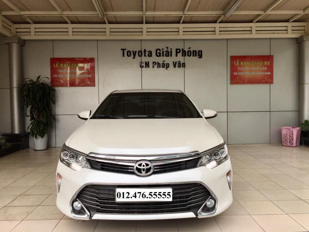 Toyota Camry 2.0 2018 - Bán xe Camry 2.0e xe chính chủ gia đình, chạy ít. LH: 012.476.55555