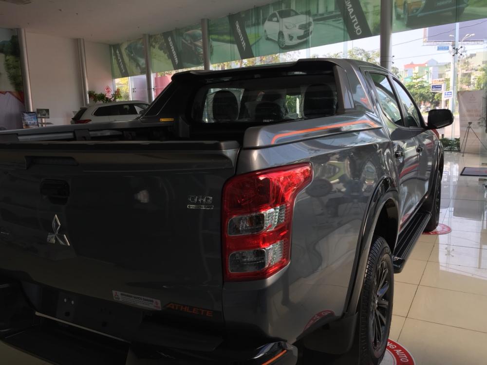 Mitsubishi Triton 2017 - Cần bán xe Triton 1 cầu, số tự động, xe có sẵn, hỗ trợ vay nhanh, LH Quang 0905596067