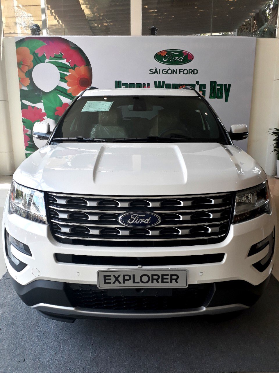 Ford Explorer 2.4 2017 - Cần bán Ford Explorer 2.4 đời 2017, màu trắng, nhập khẩu nguyên chiếc