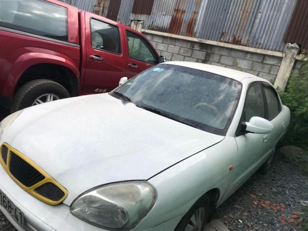 Daewoo Nubira 2001 - Cần bán xe Daewoo Nubira sản xuất năm 2001, màu trắng