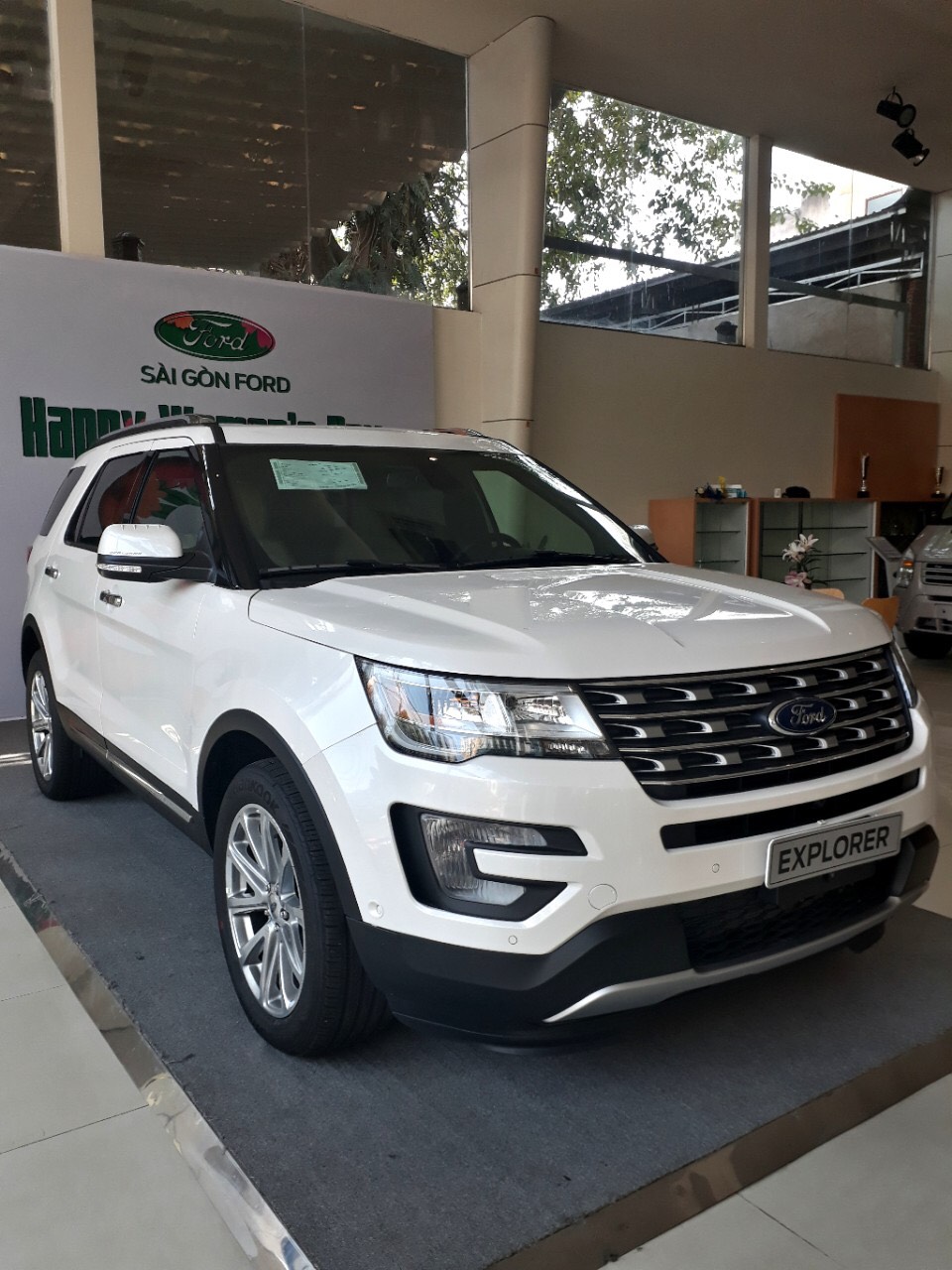 Ford Explorer 2.4 2017 - Cần bán Ford Explorer 2.4 đời 2017, màu trắng, nhập khẩu nguyên chiếc