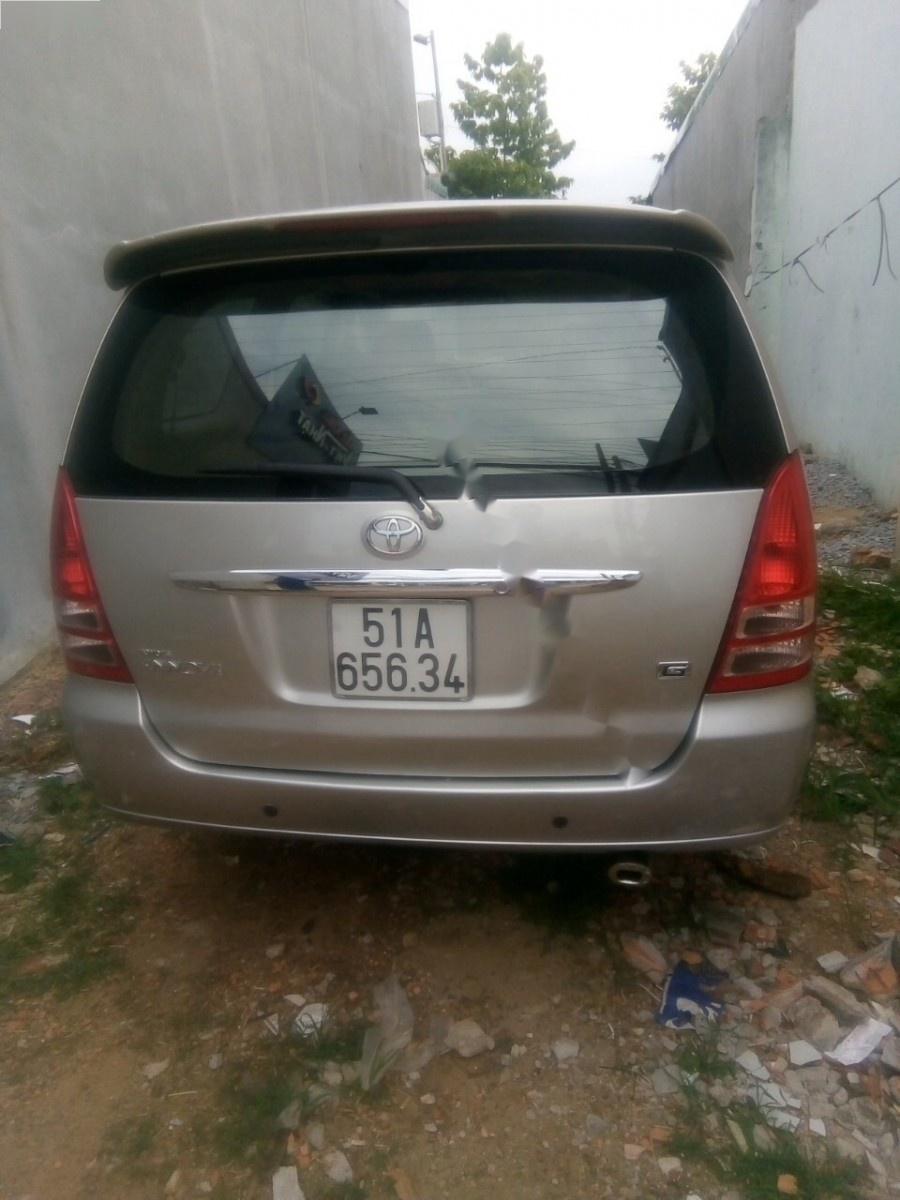 Toyota Innova 2011 - Bán ô tô Toyota Innova sản xuất năm 2011, màu bạc, 515tr