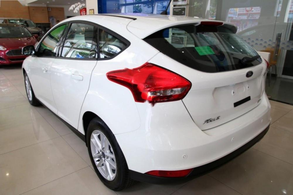 Ford Focus Trend 1.5L 2018 - Bán Ford Focus Trend 1.5L sản xuất 2018, màu trắng