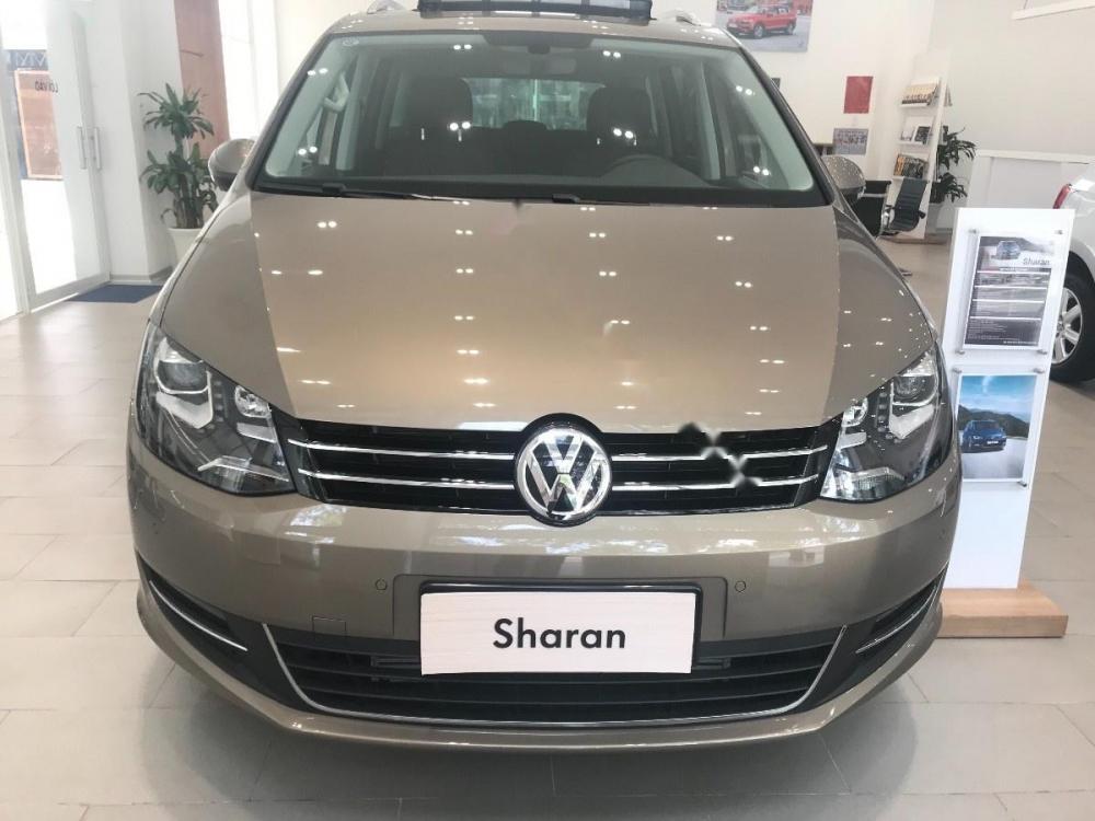 Volkswagen Sharan 2.0 TSI 2018 - Cần bán Volkswagen Sharan 2.0 TSI đời 2018, màu vàng, xe nhập