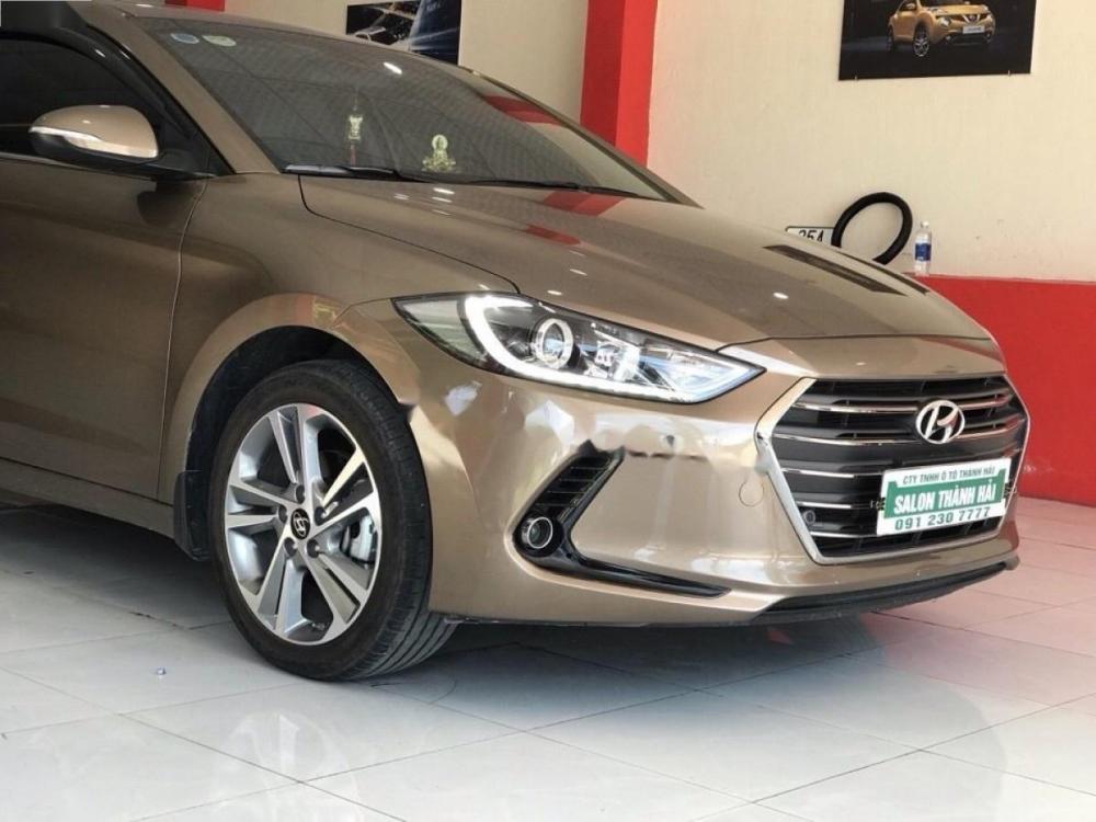 Hyundai Elantra 2.0 2017 - Bán Hyundai Elantra 2.0 đời 2017 như mới