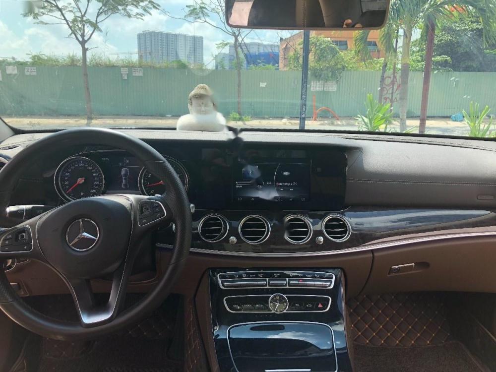 Mercedes-Benz E class E250 2017 - Bán lại xe Mercedes E250 năm 2017, màu đen