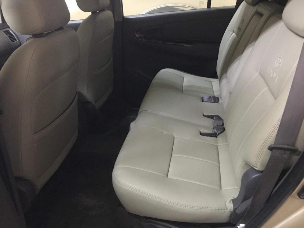 Toyota Innova 2015 - Bán Toyota Innova sản xuất năm 2015