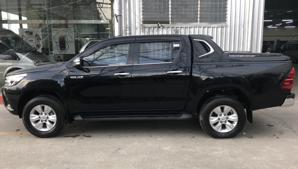 Toyota Hilux 3.0G 2015 - Cần bán xe Toyota Hilux năm sản xuất 2015, màu đen, nhập khẩu nguyên chiếc giá cạnh tranh